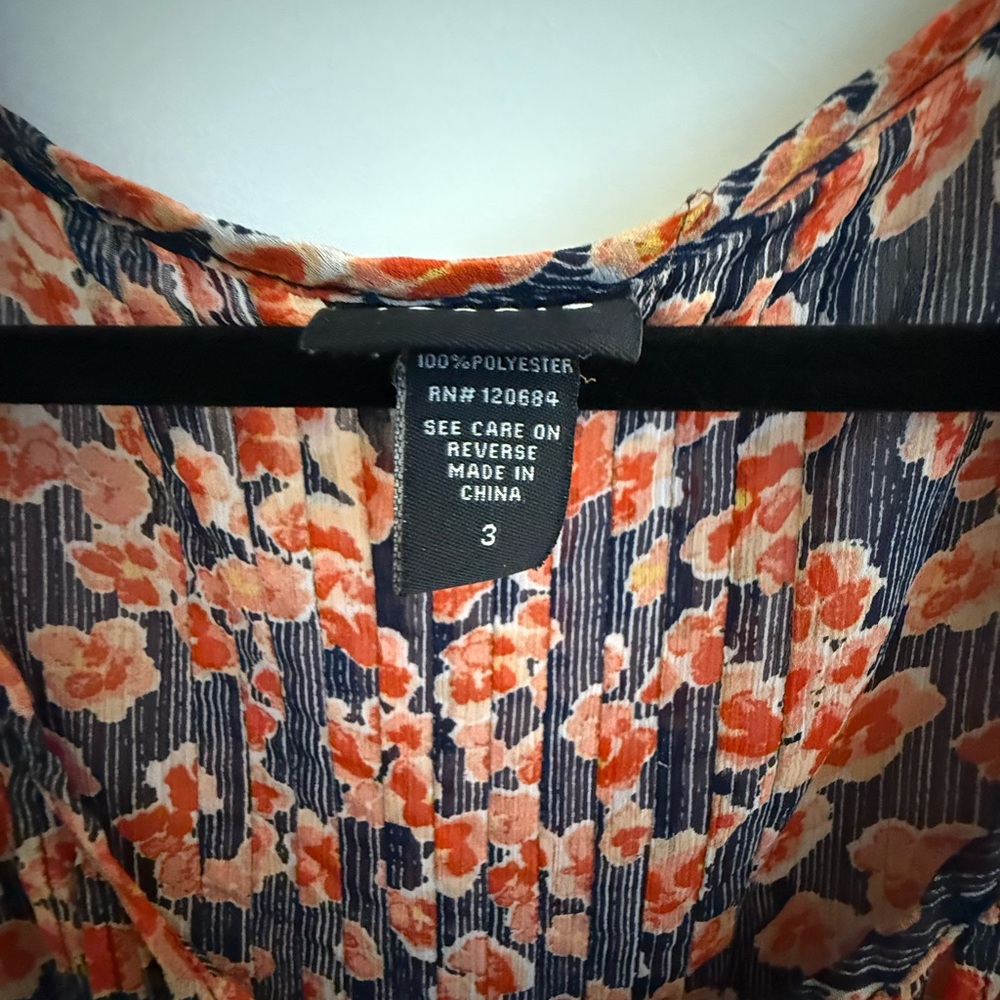 Torrid Navy and Coral Floral Blouse - Picture 2 of 4